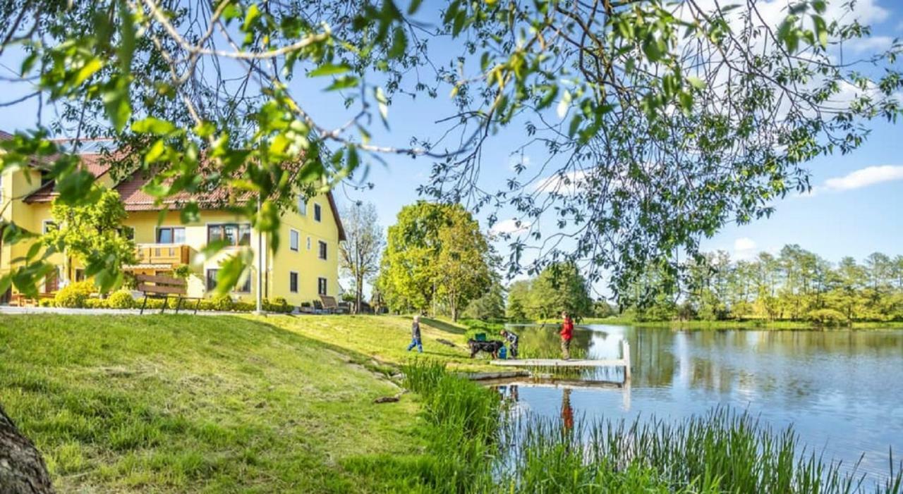 Bartlhof-Ferienwohnungen-Zimmer Burglengenfeld Exterior foto